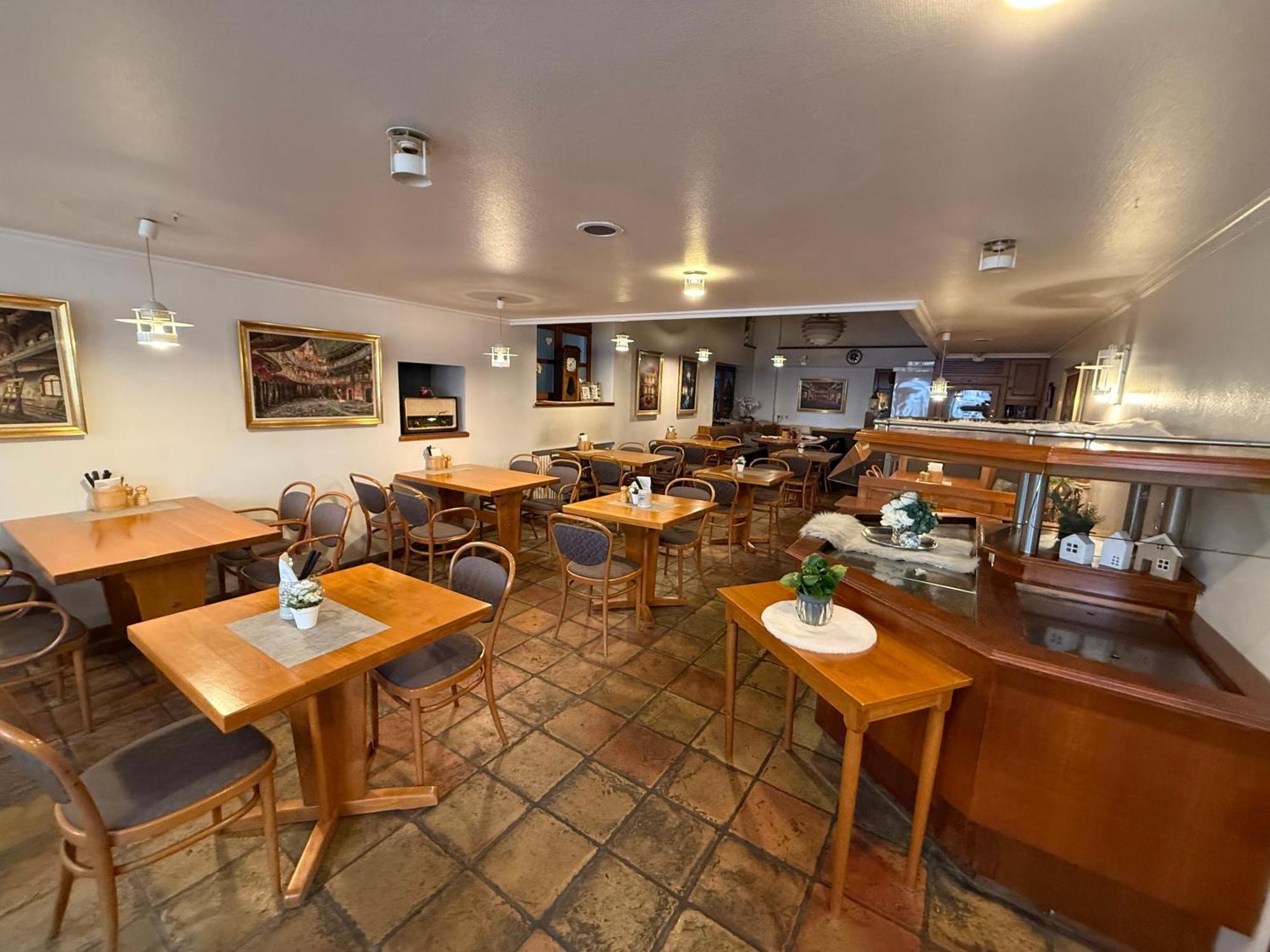 Hotel-Restaurant Ratsstube 卡尔夫 外观 照片